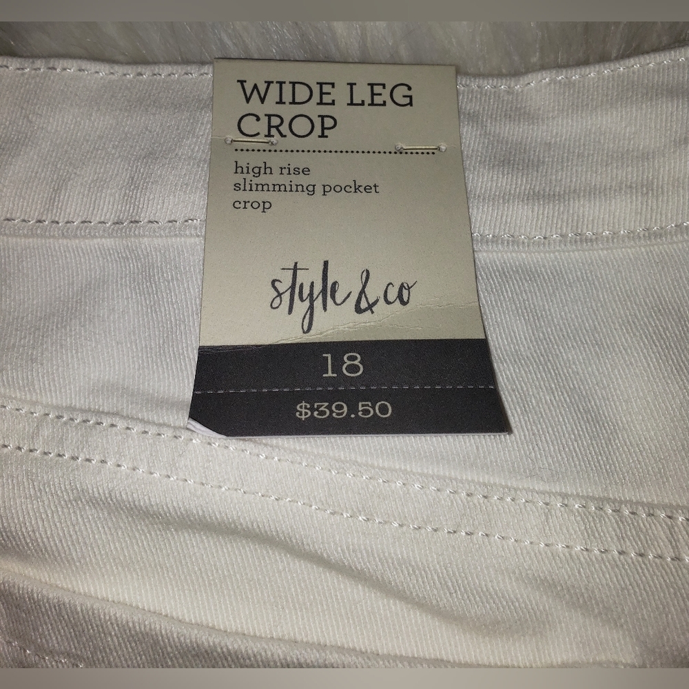 Women's High Rise Wide Leg Crop Jeans - Picture 3 of 8